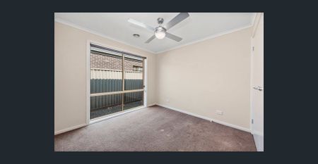 3 BEDROOM HOME WITH GREAT SHED, GARDENS & ENTERTAINING - Photo 5