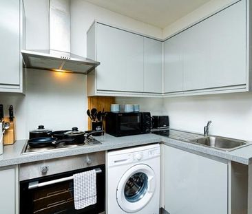 1 bedroom flat to rent - Photo 2