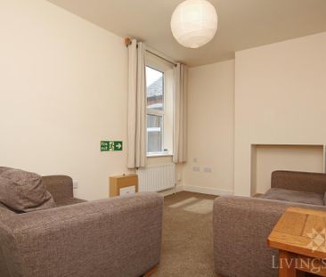 2 bedroom ground floor flat to rent - Photo 1