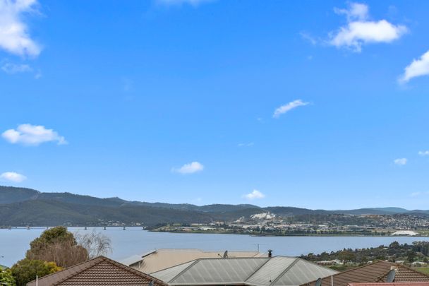 18 Lesdelle Street Claremont TAS 7011 Australia - Photo 1