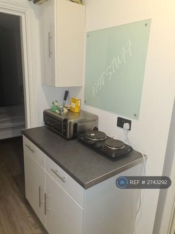 Studio to rent - Photo 4