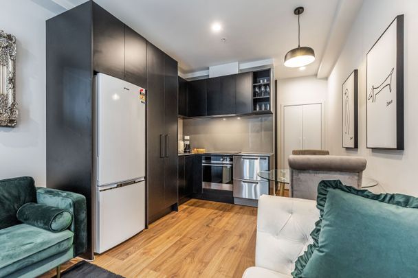 Fully Furnished 1-Bed + Study in Union Green - Photo 1