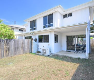 ::Beautiful townhouse in Glen Eden - Photo 2