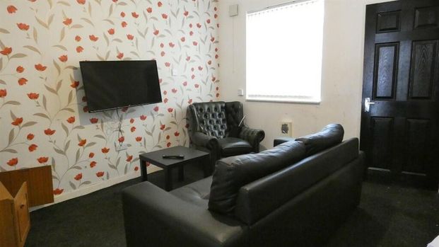 Room in a Shared House, Romney Street, M6 - Photo 1