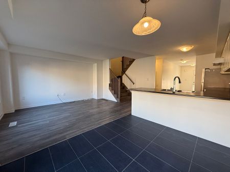 For Lease - 6 Bradshaw Drive, Hamilton, Ontario - Photo 5