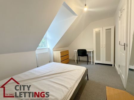 4 Bedroom End Terraced House - Photo 5