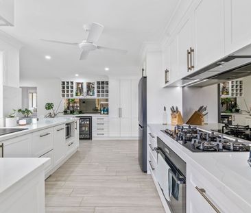 Impressive family home - Photo 3