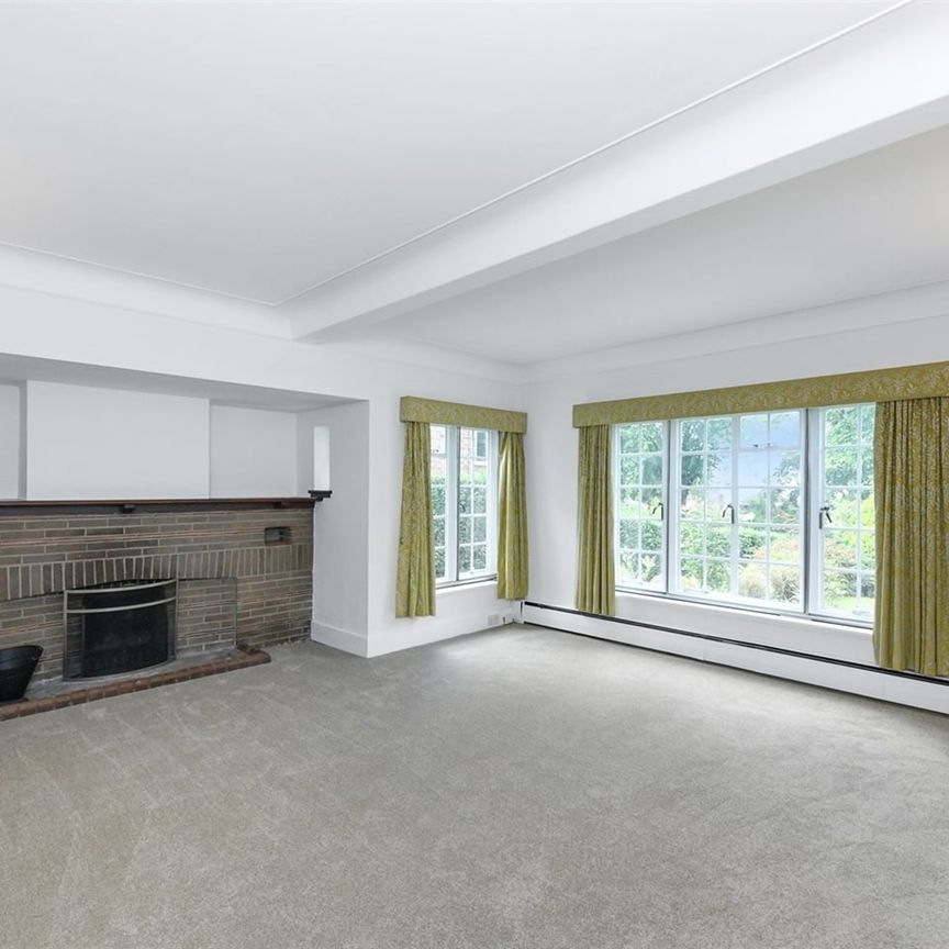 5 Bed Detached House, Lucknow Drive, NG3 - Photo 1