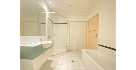 Bright and Spacious 2 Bed 1 Car Park Apartment - Photo 3