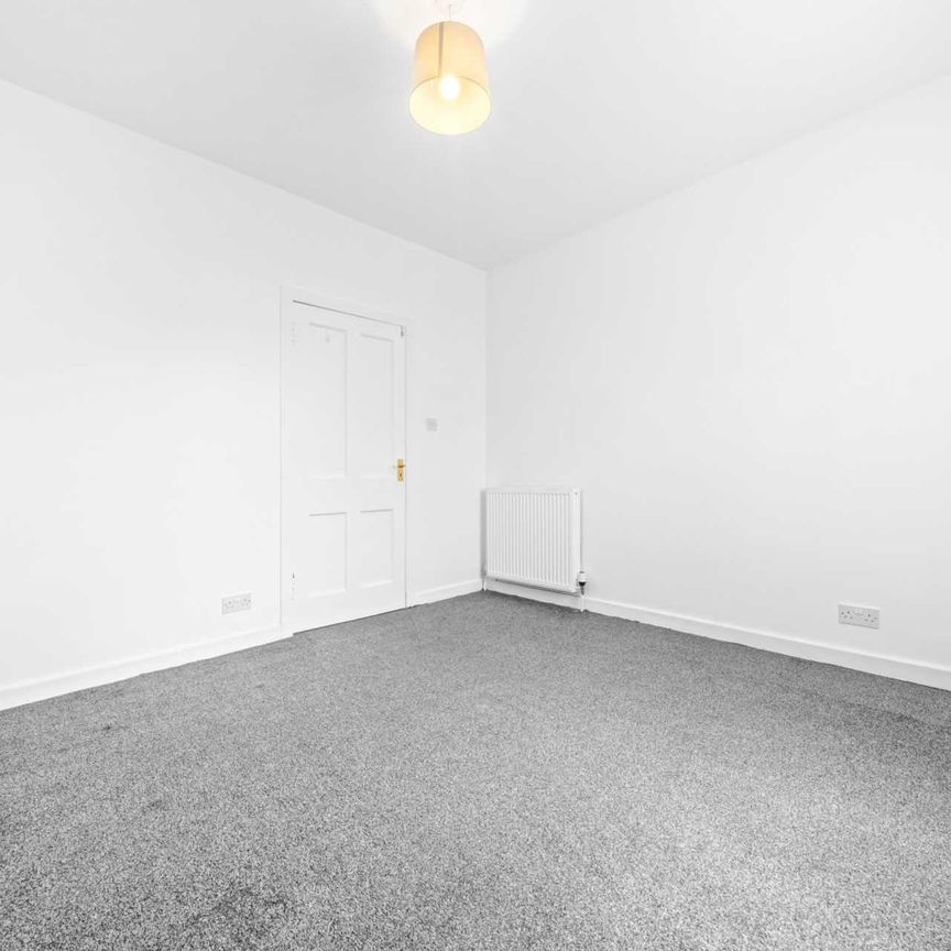 Price £1,395 pcm - Available Now - Unfurnished - Photo 1