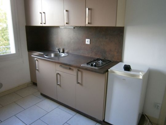 Dans belle maison, joli T1 entièrement rénové - Photo 1