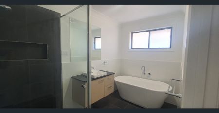 4 Bedroom Home - Photo 3