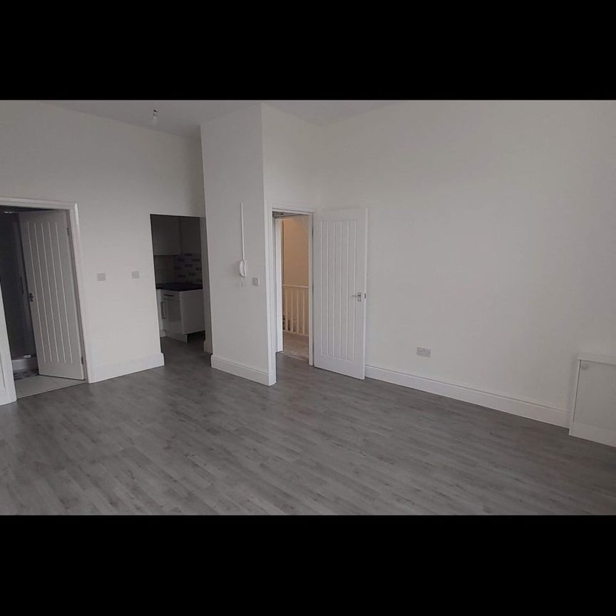 Studio Flat, Stanley Road, L20 - Photo 1