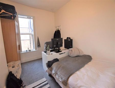 4 Bedroom Terraced To Let - Photo 4