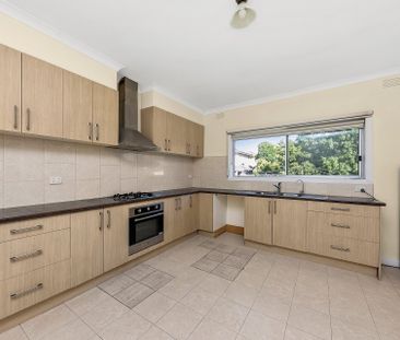 22 Barry Road, Burwood East - Photo 3