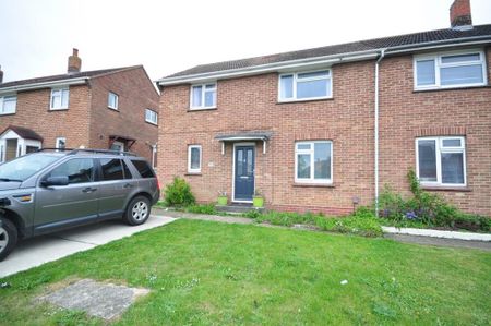 3 bedroom semi-detached house to rent - Photo 3