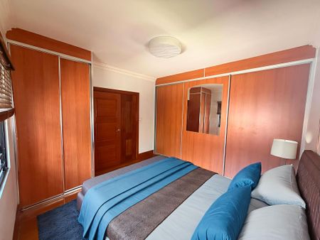 Stylish 3-Bedroom Family Home in Prime Guildford Location!! - Photo 5