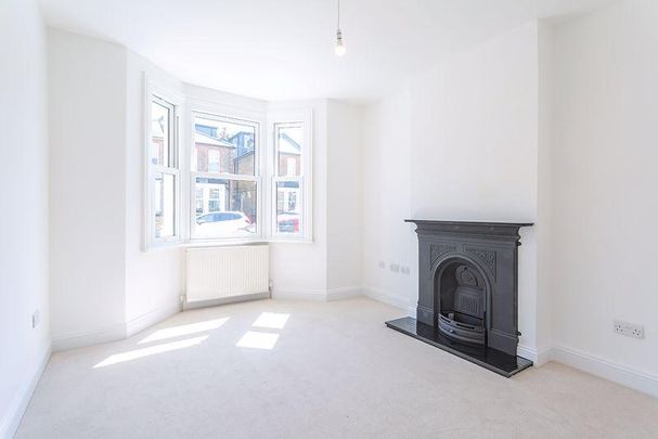 3 bedroom semi-detached house to rent - Photo 1