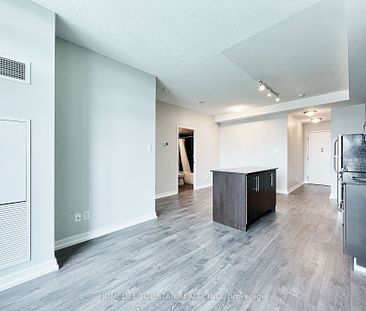 Ontario, 1171 Queen St 913, M6J 1J6, Toronto - Photo 1