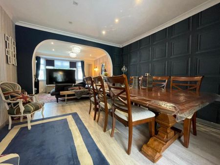 4 bedroom semi-detached house to rent - Photo 2