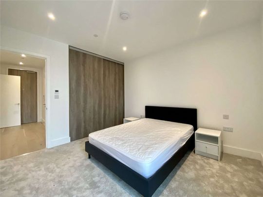 A 6th floor one bedroom apartment to rent in the ever popular Verto development in the heart of Reading's town centre. - Photo 1
