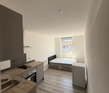 1 Bed Flat, Dunstable Road, LU4 - Photo 1