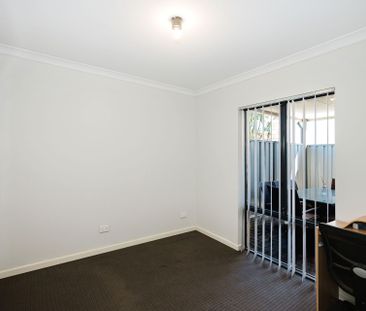 Easy-Care Living in the Heart of Mandurah - Photo 2