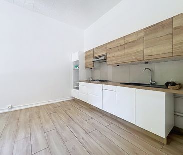 Location Maison 4 pièces 141m² MAUGUIO 34130 - Photo 3