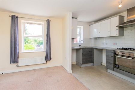 2 bed Apartment To Let - Photo 3