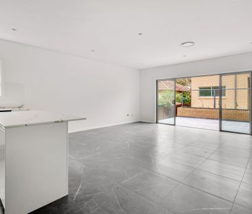 Near New House Sized Luxury Townhouse - Photo 3