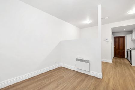 Neat Renovated apartment in Flinders Lane - Photo 4