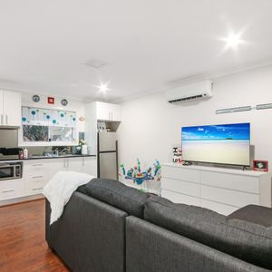 7A Caper Place, Quakers Hill NSW 2763 - House For Rent | Domain - Photo 3