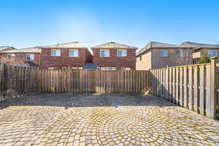For Lease - 3278 Respond Road, Mississauga, Ontario - Photo 3