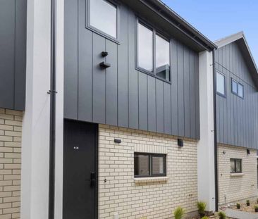 Fresh Townhouse In Great Location! - Photo 5