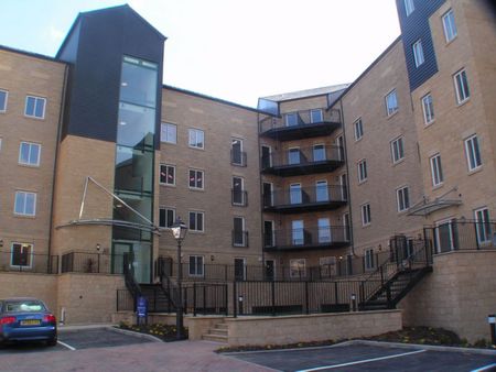 Ellis Court, Textile Street, Dewsbury, West Yorkshire, WF13 - Photo 5