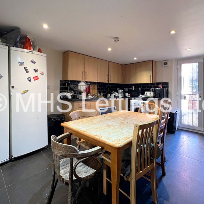 20 Regent Park Avenue, Leeds, LS6 2AU - Photo 1