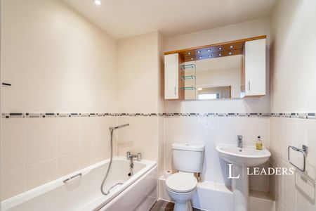 2 bedroom apartment to rent Shippam Street, Chichester, West Sussex, PO19 - Photo 4