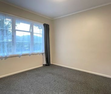 Upgraded Retreat in Silverstream - Photo 5