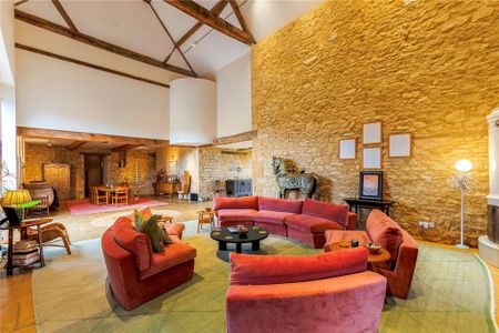 5 bedroom detached house to rent - Photo 3