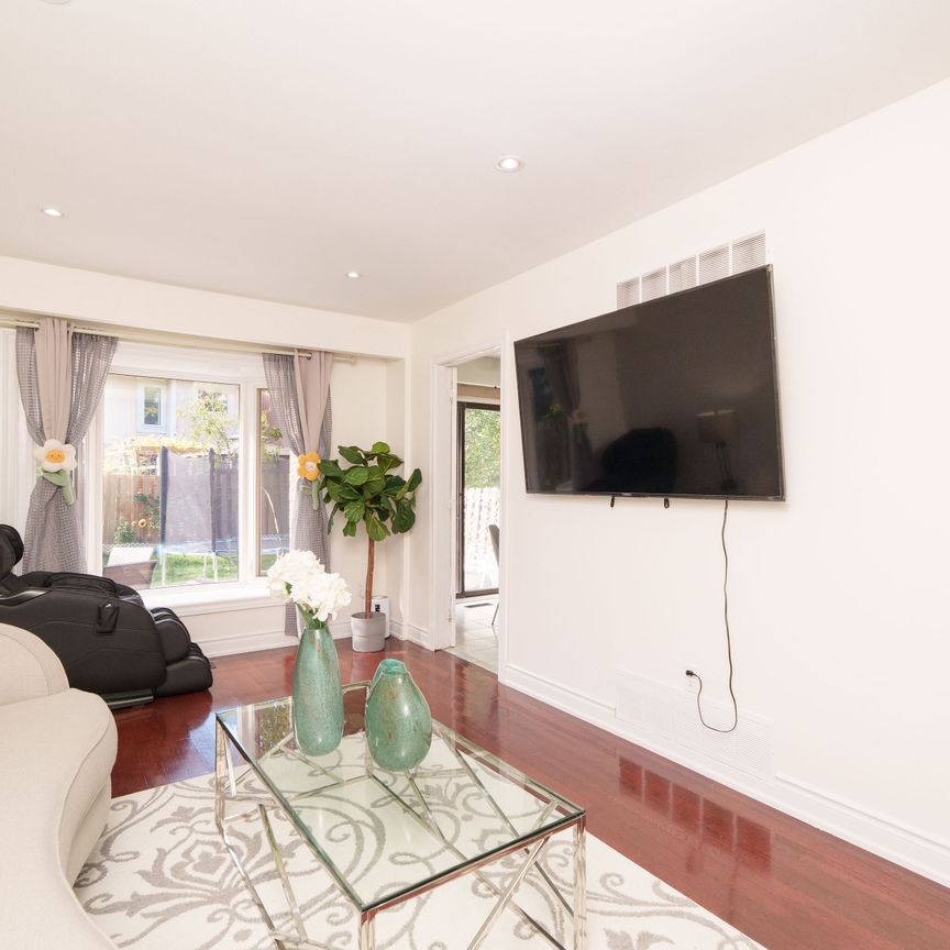 For Lease - 20 Croach Crescent, Toronto, Ontario - Photo 1