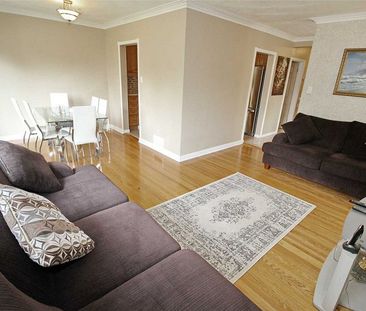 For Lease - 324 Elmwood Avenue Unit# Main Fl, Richmond Hill, Ontario - Photo 3