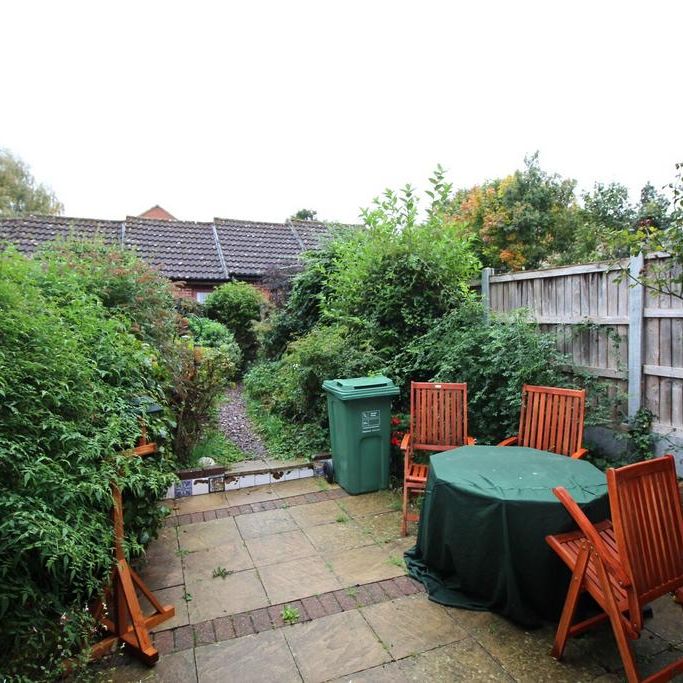 2 bedroom terraced house to rent - Photo 1