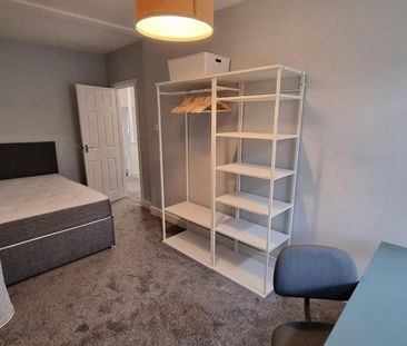 3 bedroom private hall to rent - Photo 3