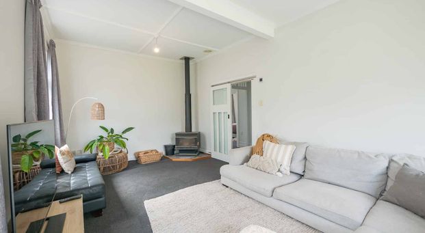 Cosy Three-Bedroom Home Minutes From the Esplanade - Photo 1