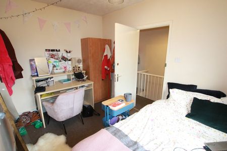 3 Bed Terraced House, Blenheim Road, RG1 - Photo 4