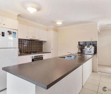 Stunning Home in Pimpama! - Photo 2