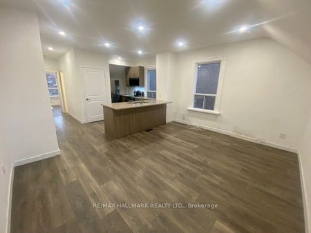 For Lease - 19 Luttrell Avenue Unit# Upper, Toronto, Ontario - Photo 3