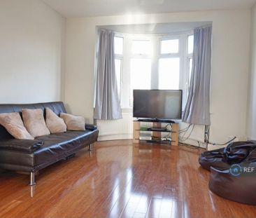 4 bedroom semi-detached house to rent - Photo 1