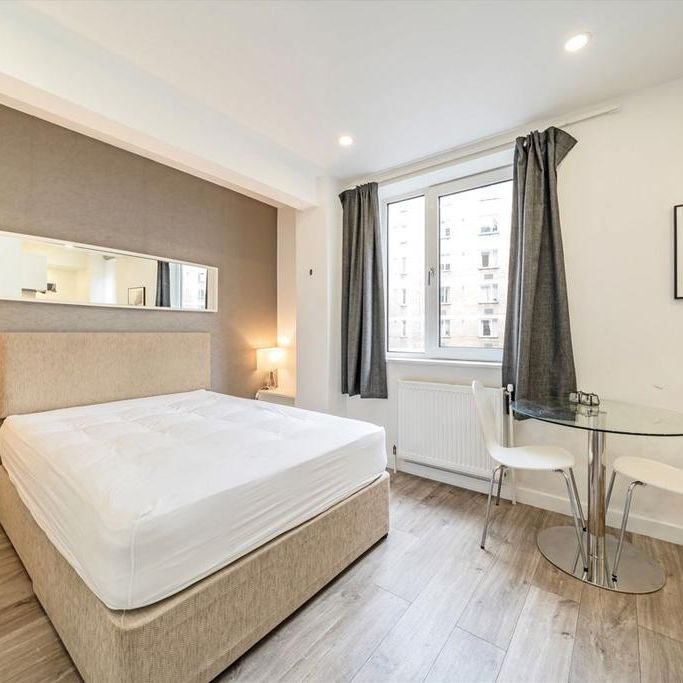 Studio to rent - Photo 1