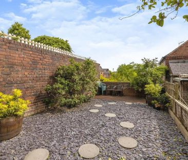 3 bedroom terraced house to rent - Photo 6